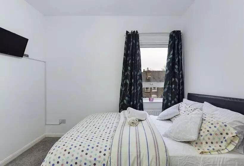 レジデンス Lovely! 2 Bed House Located In Soke On Trent