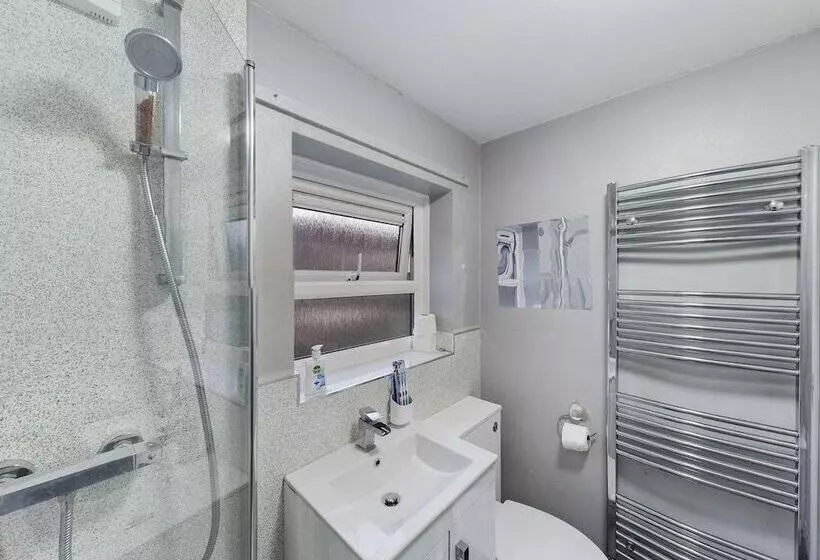 レジデンス Lovely! 2 Bed House Located In Soke On Trent