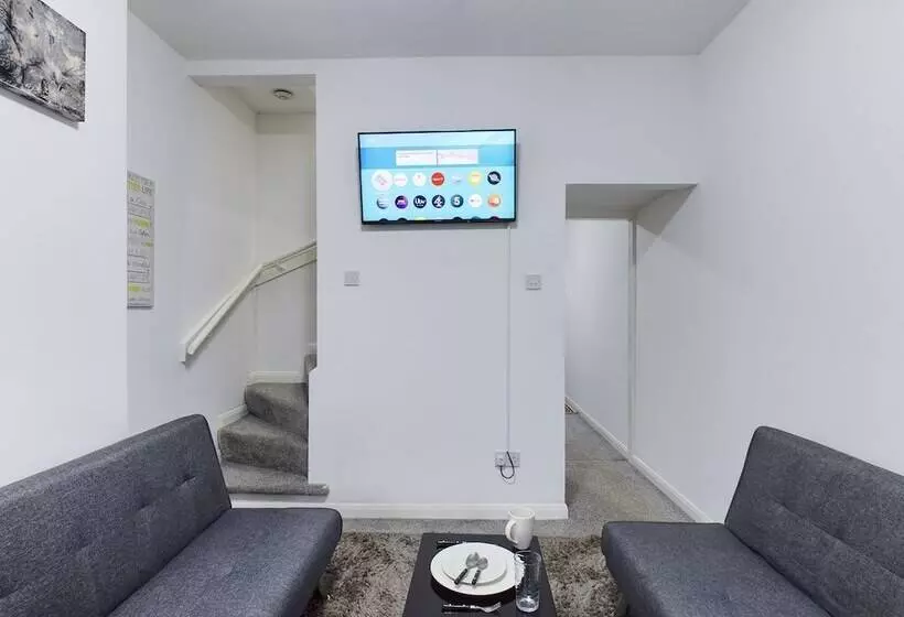レジデンス Lovely! 2 Bed House Located In Soke On Trent