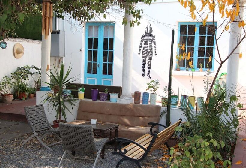 Vuelta Al Mundo Hostel