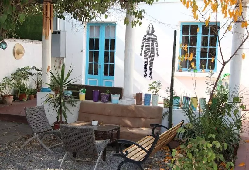 Vuelta Al Mundo Hostel