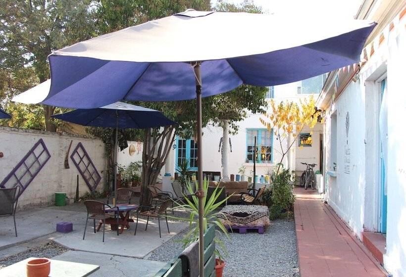 Vuelta Al Mundo Hostel