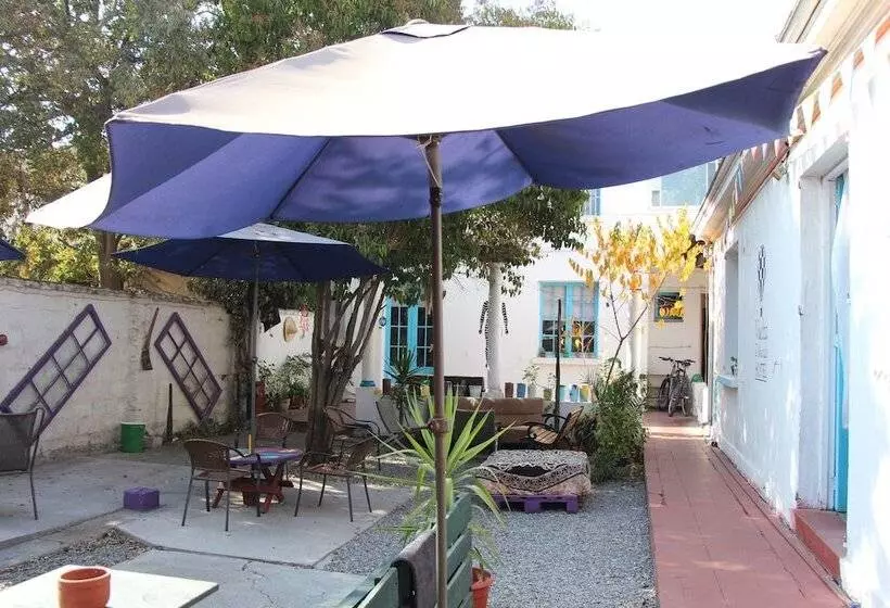 Vuelta Al Mundo Hostel
