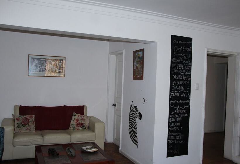 Vuelta Al Mundo Hostel