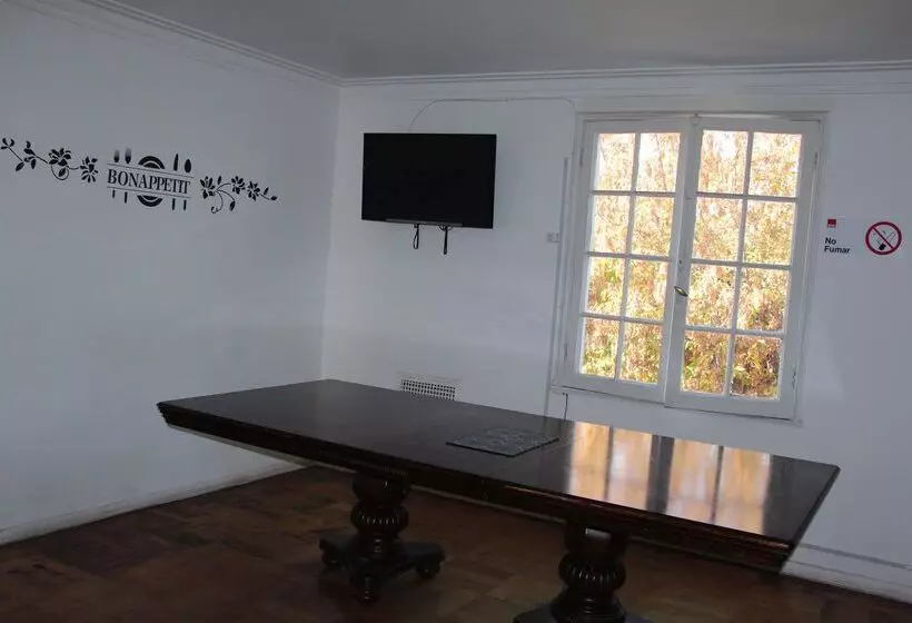 Vuelta Al Mundo Hostel