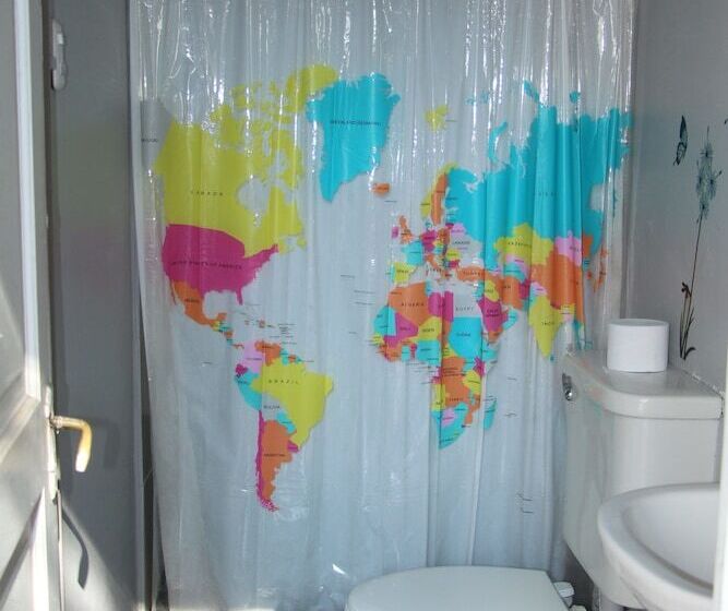 Vuelta Al Mundo Hostel