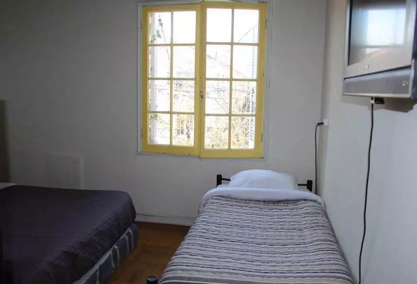 Vuelta Al Mundo Hostel