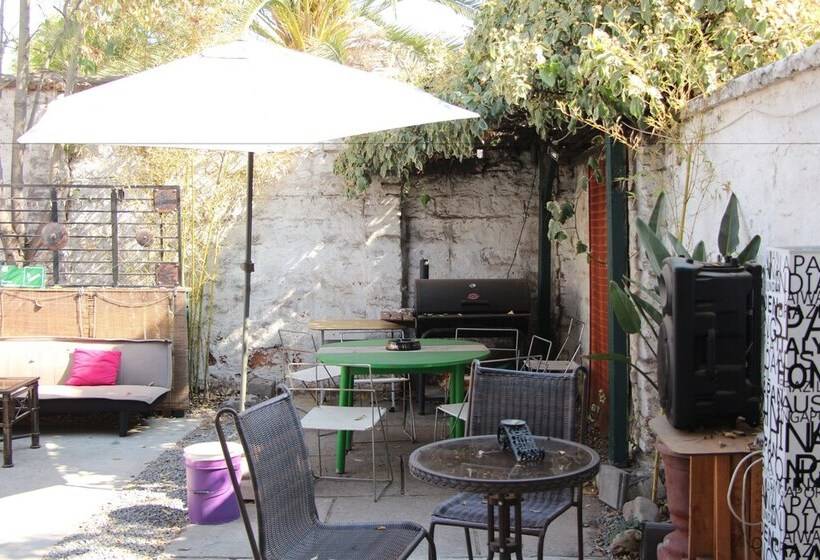 Vuelta Al Mundo Hostel