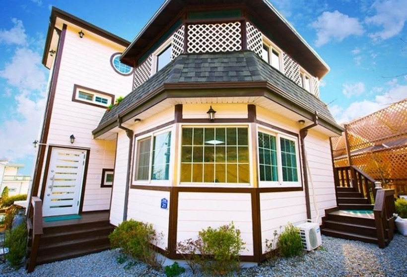 Ganghwado Pine Tree Pension