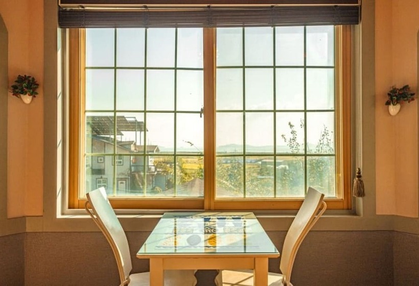 Ganghwado Pine Tree Pension