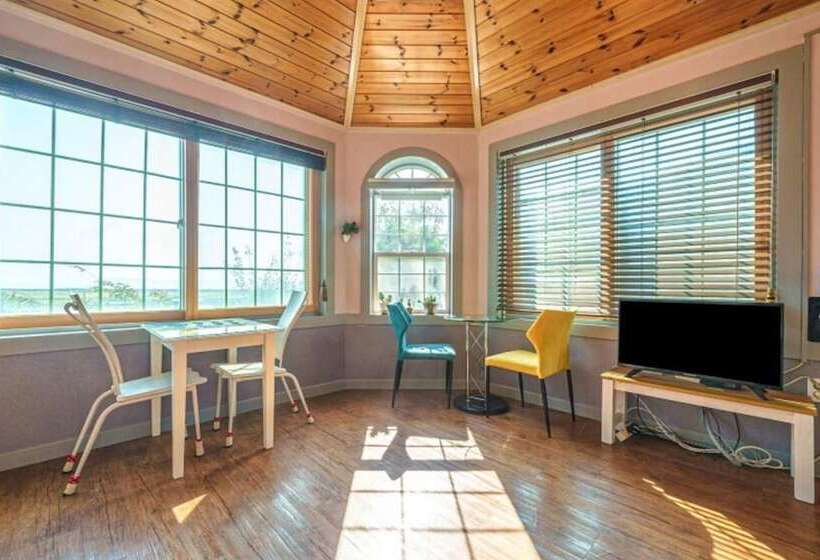 Ganghwado Pine Tree Pension