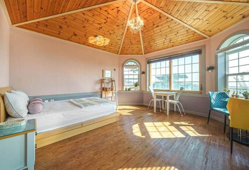 Ganghwado Pine Tree Pension