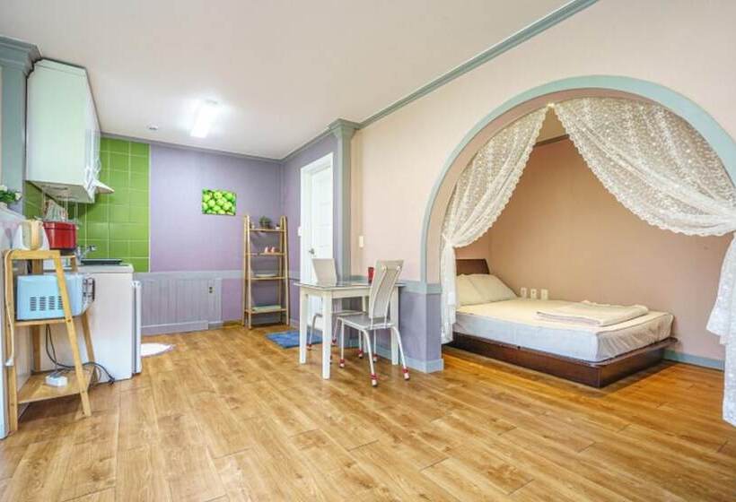 Ganghwado Pine Tree Pension