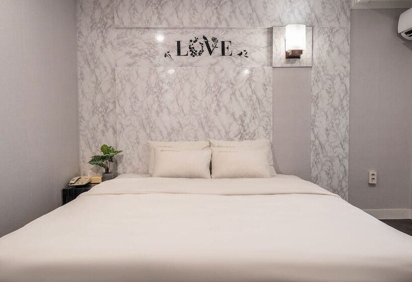 Motel Guri Newcastle