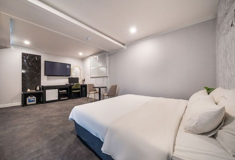 Motel Guri Newcastle