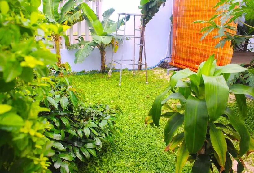 پانسیون Ba's Garden Beachside Homestay