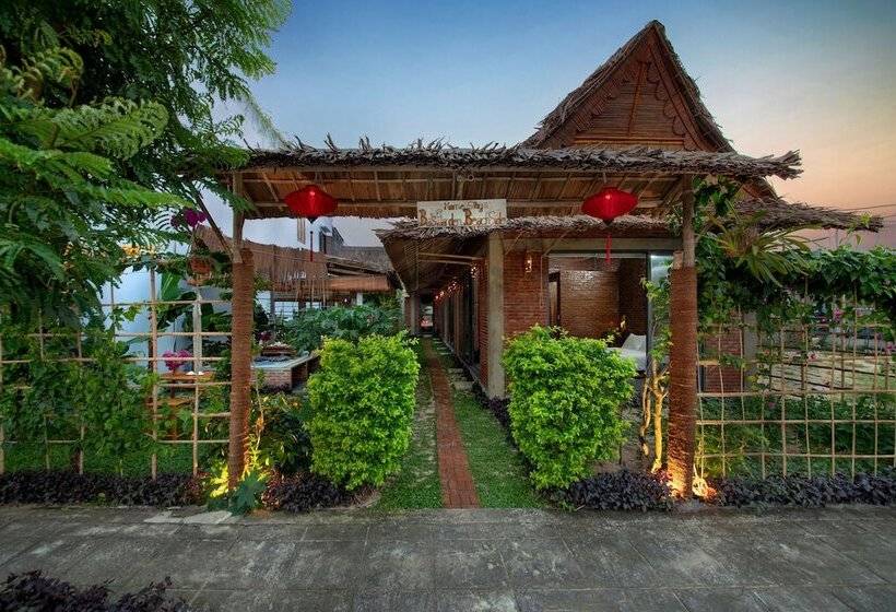 پانسیون Ba's Garden Beachside Homestay