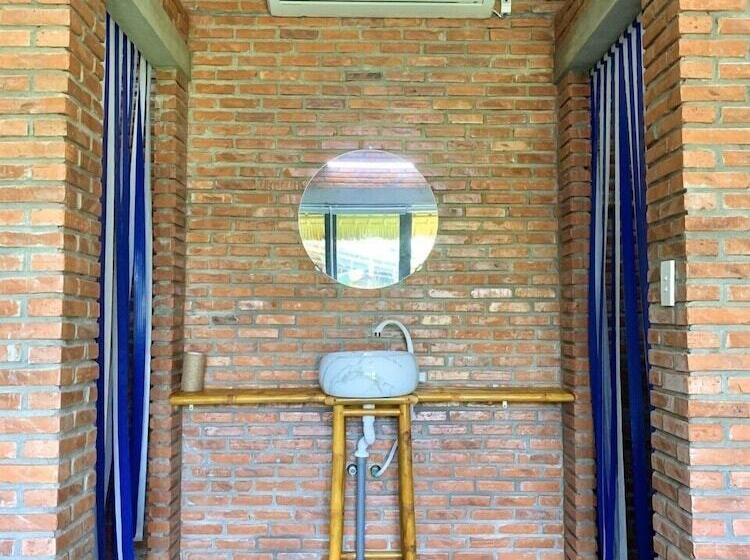 پانسیون Ba's Garden Beachside Homestay