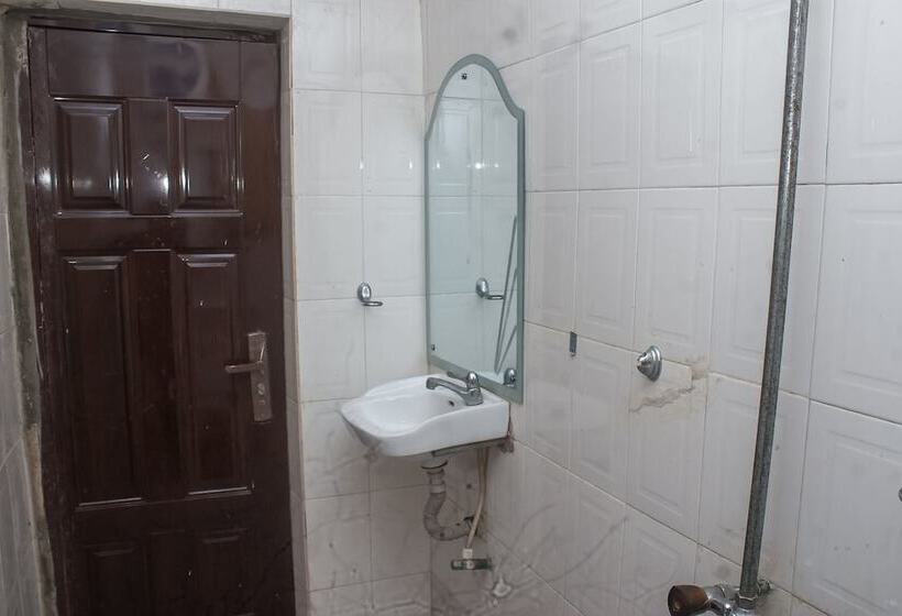 Janny Paul Hotel & Suites