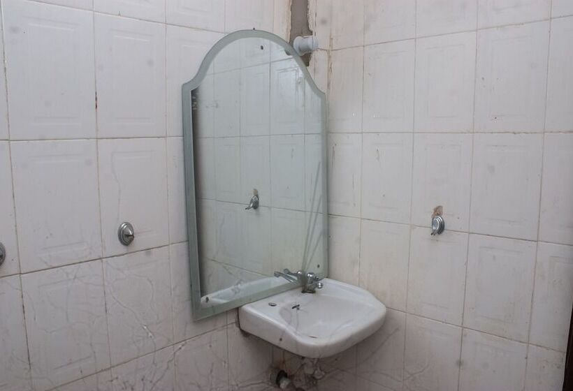 Janny Paul Hotel & Suites