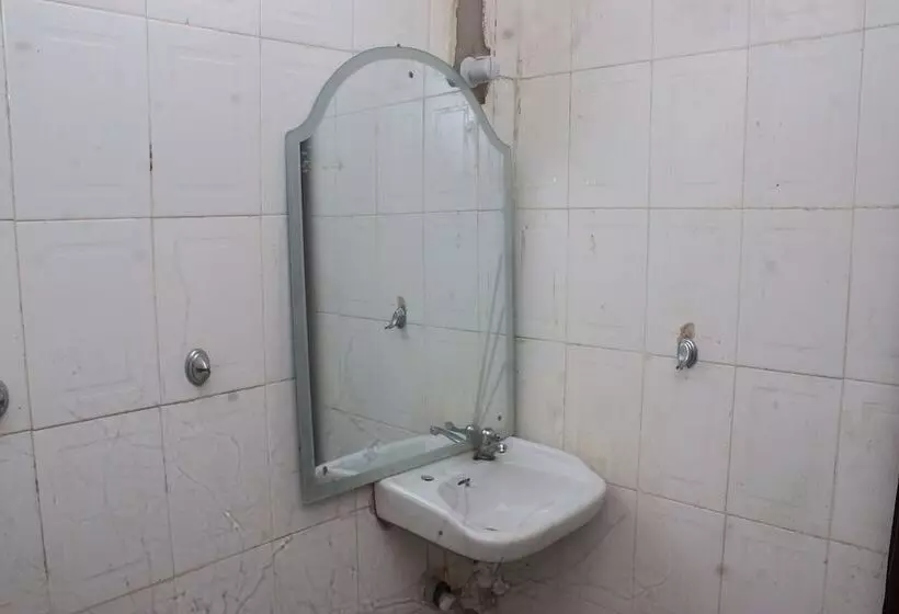 Janny Paul Hotel & Suites