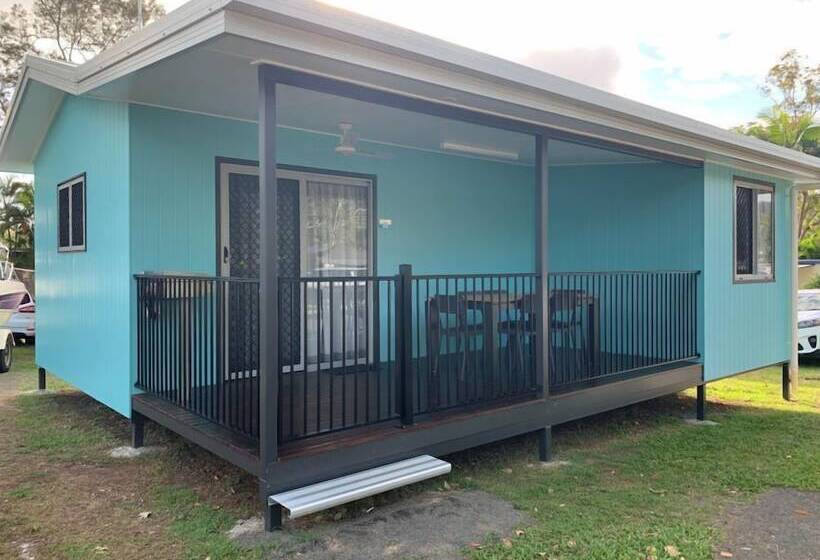 בית מלון כפרי Lake Tinaroo Holiday Park