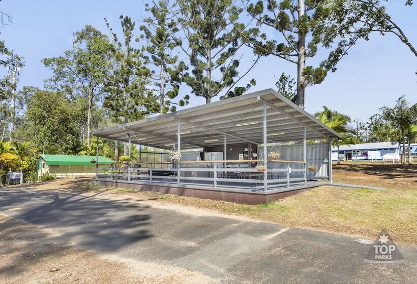 בית מלון כפרי Lake Tinaroo Holiday Park