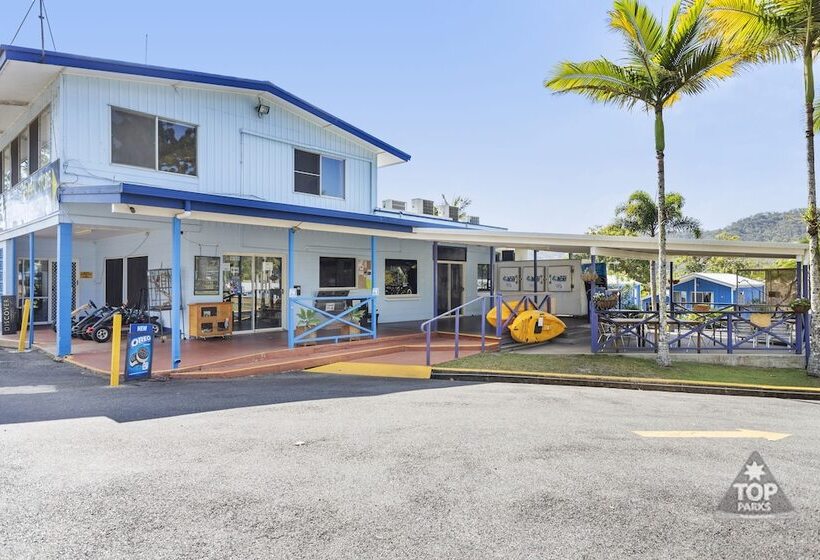 בית מלון כפרי Lake Tinaroo Holiday Park