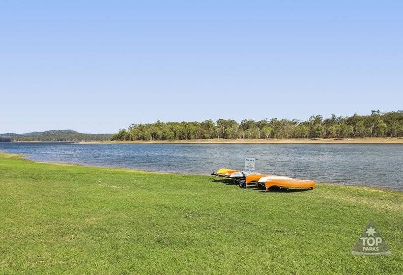 בית מלון כפרי Lake Tinaroo Holiday Park