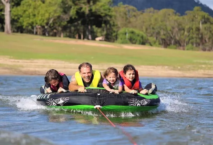 Hotelli Lake Tinaroo Holiday Park