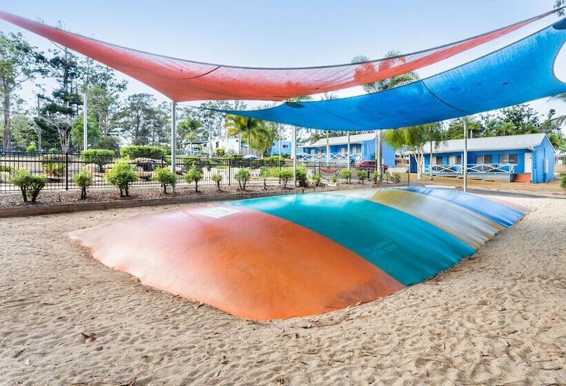 בית מלון כפרי Lake Tinaroo Holiday Park