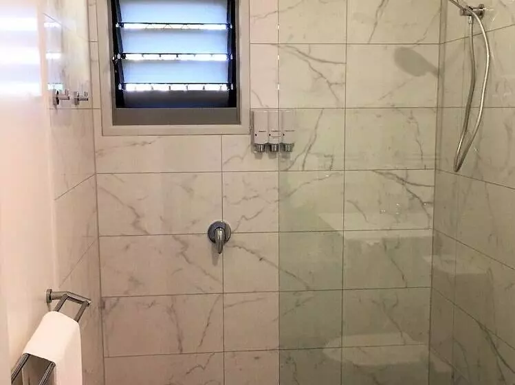 Hotelli Lake Tinaroo Holiday Park