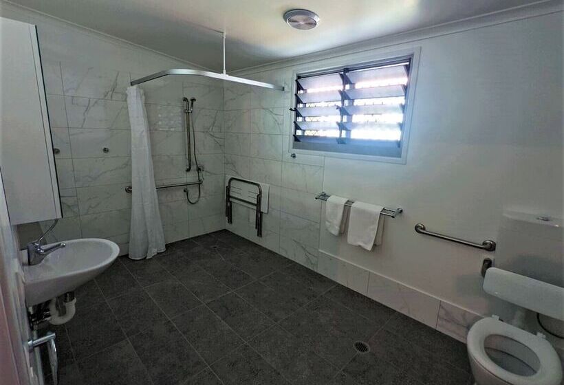 בית מלון כפרי Lake Tinaroo Holiday Park