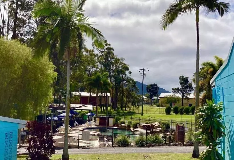 Hotelli Lake Tinaroo Holiday Park