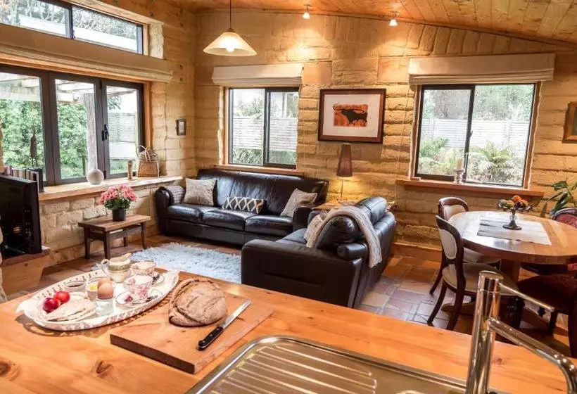 تختخواب و صبحانه Earthstead Villas