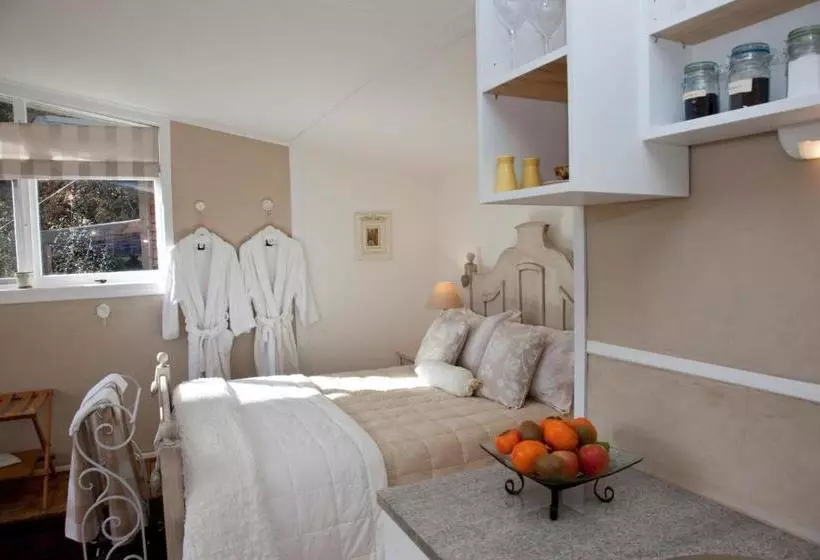 تختخواب و صبحانه Earthstead Villas