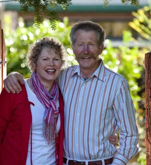 تختخواب و صبحانه Earthstead Villas