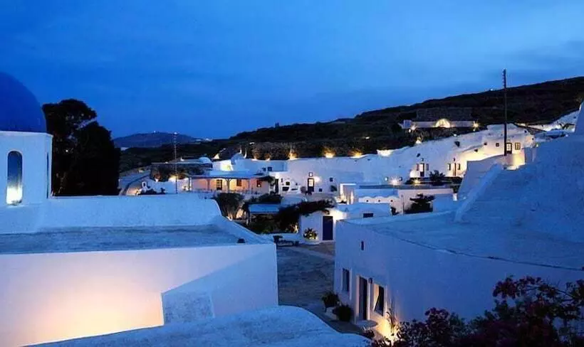 هتل Aghios Artemios Traditional Houses