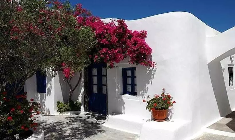 هتل Aghios Artemios Traditional Houses