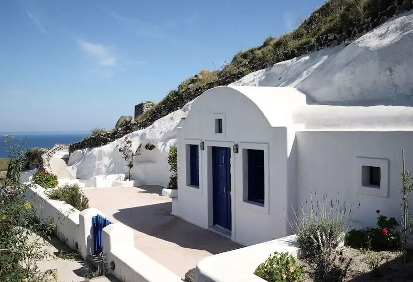 هتل Aghios Artemios Traditional Houses