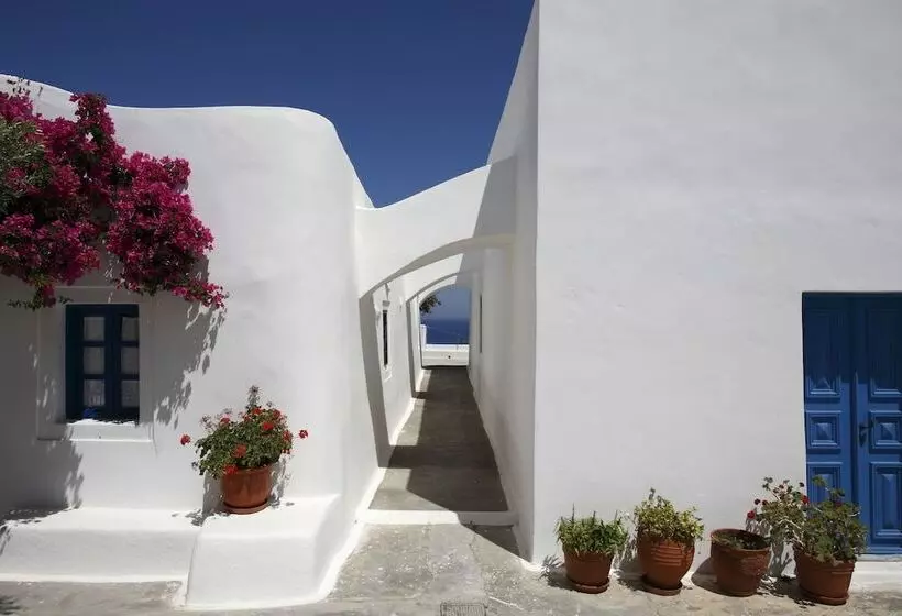 هتل Aghios Artemios Traditional Houses