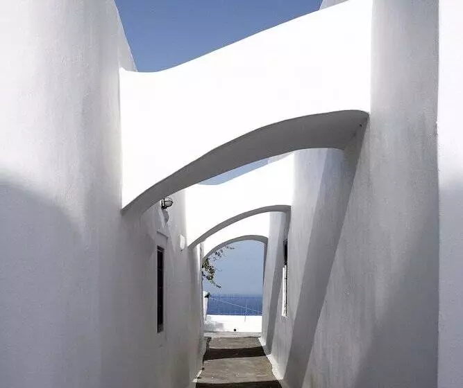هتل Aghios Artemios Traditional Houses