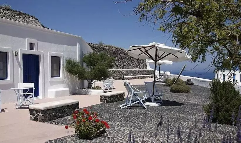 هتل Aghios Artemios Traditional Houses