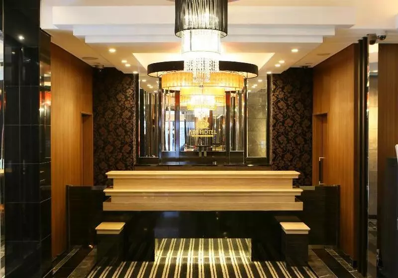 Apa Hotel Shimbashi Toranomon