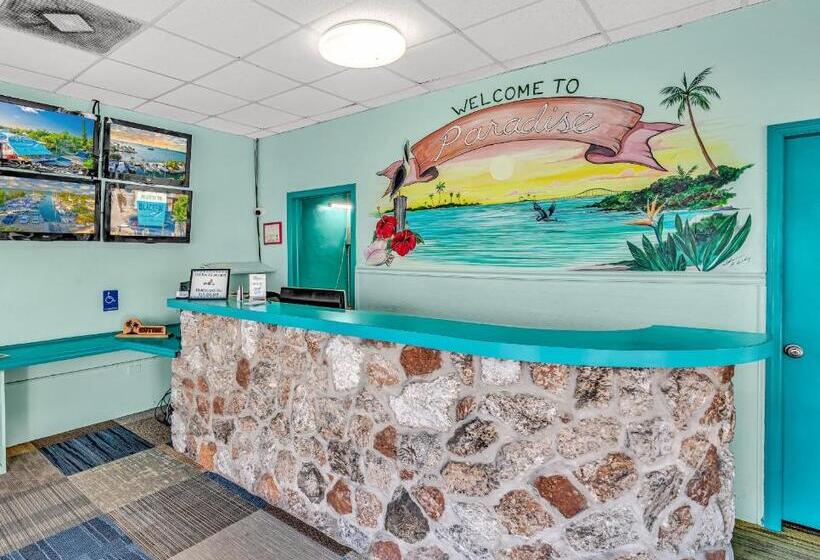 בית מלון כפרי Blackfin Resort And Marina