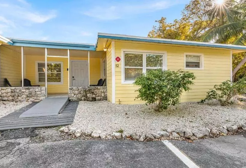 فندق Blackfin Resort And Marina