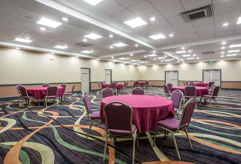 Clarion Hotel Fort Mill Near Amusement Park