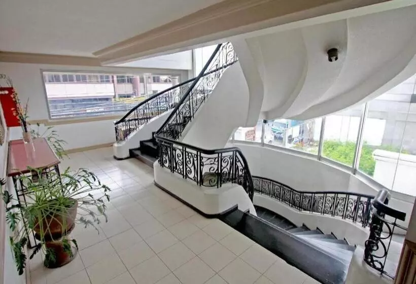 호텔 Galleria Davao