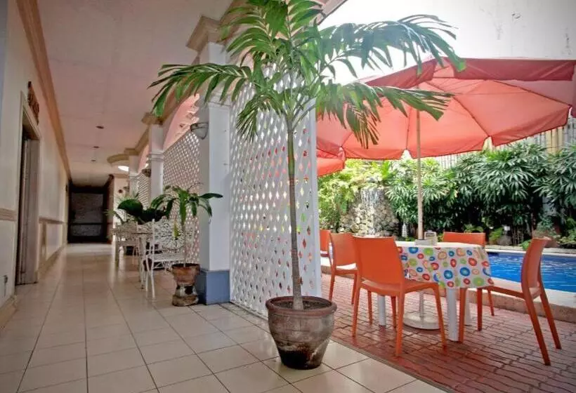 호텔 Galleria Davao