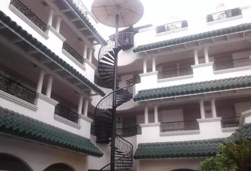 호텔 Galleria Davao